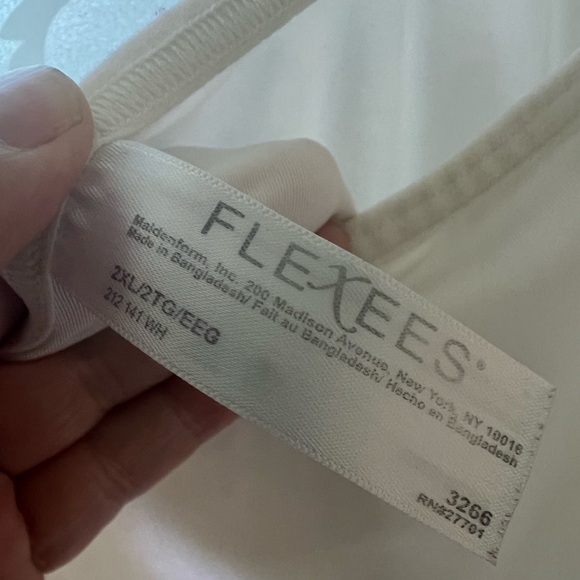 Flexes smoothing shape-wear tank top in 2XL. Cream color, adjustable straps. - Picture 4 of 6